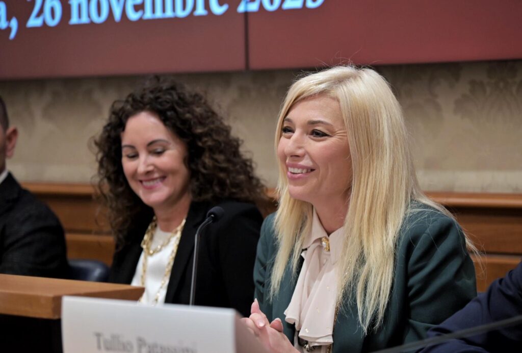 13ea35b7 8bff 4d18 a8e6 2116e0ddbd98