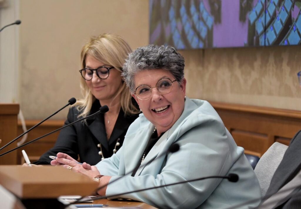 ac519bc6 8689 4c17 b67c c9f2d3dc3aa6