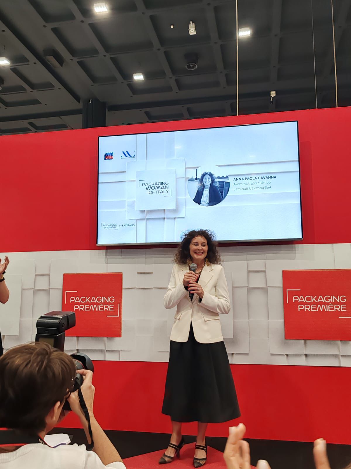 Packaging woman of Italy 2026
